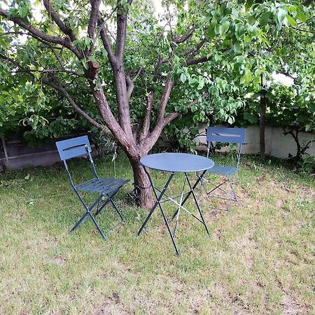 Grand Studio Avec Jardin Et Entree Privative A Noter Reservations De 3 Nuits Minimum Clermont-Ferrand Exterior photo